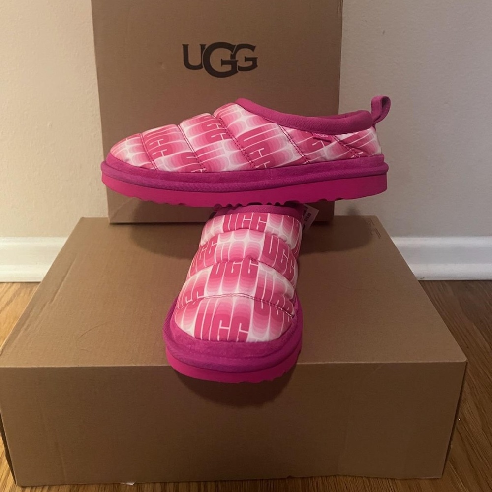 Ugg Shoes NWOB size 5